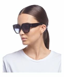 Le Specs So Fetch Black Oversized Sunglasses 2002172 7 Le Specs So Fetch Black Oversized Sunglasses 2002172 -RAY-BAN Online Store 761128750 4 720x928