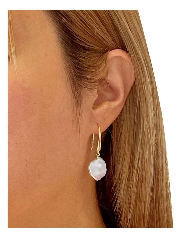 Pure Elements Uniquely Baroque White Pearl Gold Plated Earrings 2 Pure Elements Uniquely Baroque White Pearl Gold Plated Earrings - Image 2