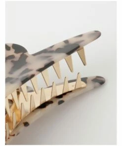 Piper Large Milk Resin Claw Clip -RAY-BAN Online Store 853984720 853986070 3 720x928