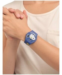 Swatch HEE HEE HEE Blue Watch -RAY-BAN Online Store 889461370 3 720x928