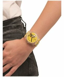 Swatch POW WOW Yellow Watch 6 Swatch POW WOW Yellow Watch -RAY-BAN Online Store 889461550 3 720x928